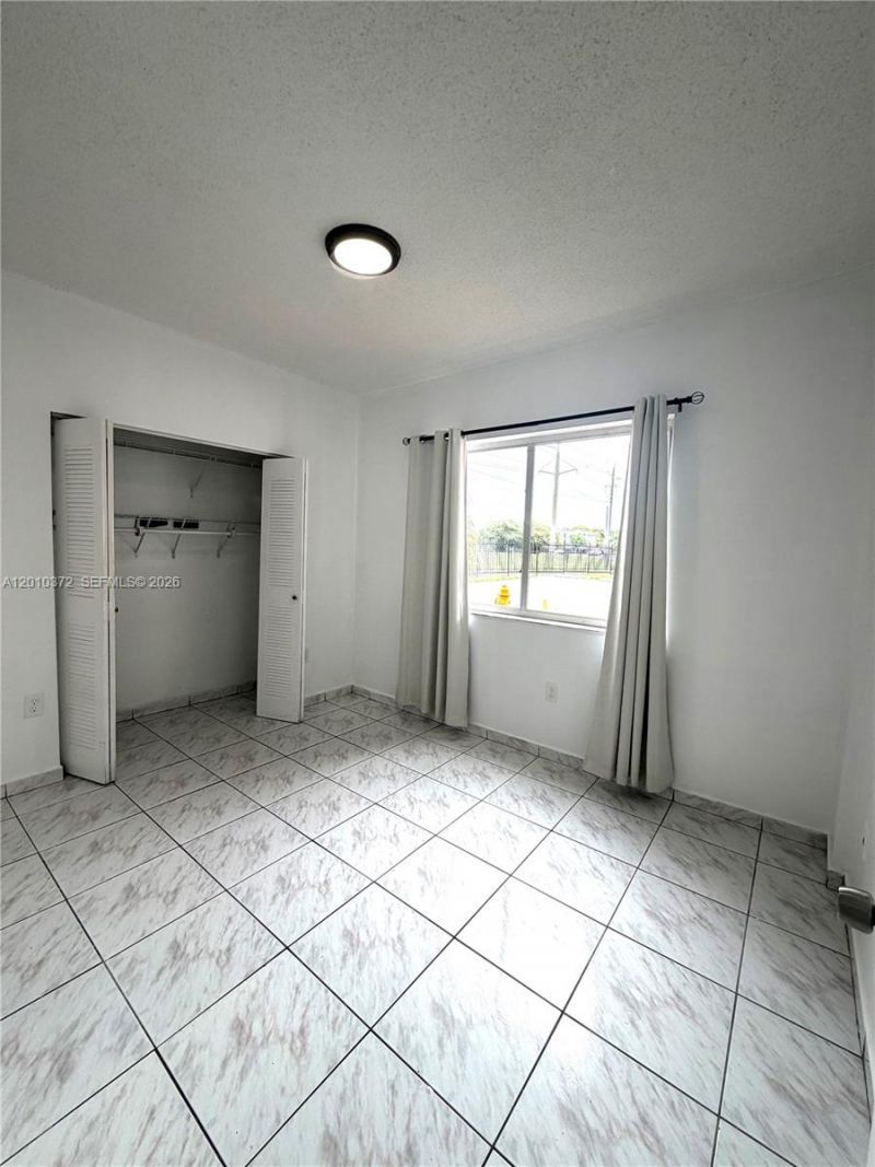 8019 Lake Dr, Unit 104, Doral, FL 33166 Photo