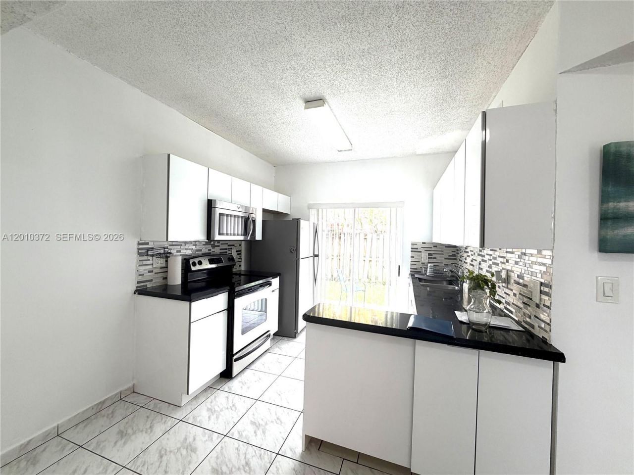 8019 Lake Dr, Unit 104, Doral, FL 33166 Photo