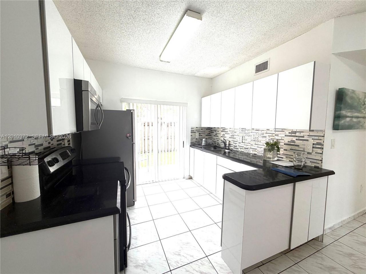 8019 Lake Dr, Unit 104, Doral, FL 33166 Photo