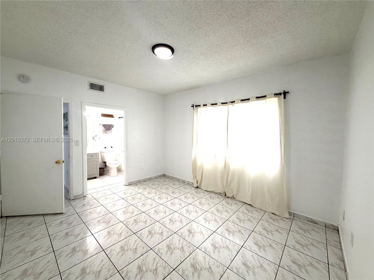 8019 Lake Dr, Unit 104, Doral, FL 33166 Photo