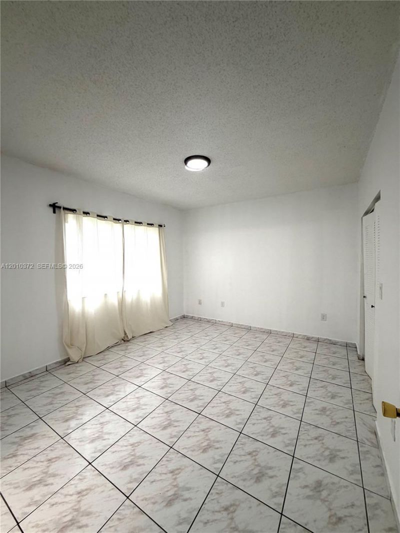 8019 Lake Dr, Unit 104, Doral, FL 33166 Photo