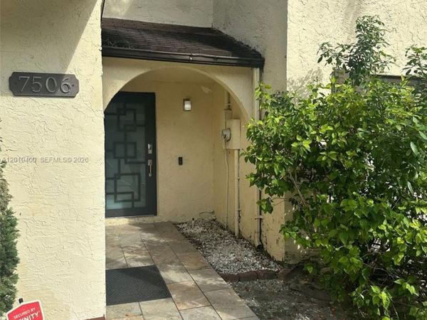 7506 NW 33rd St , Lauderhill, FL 33319