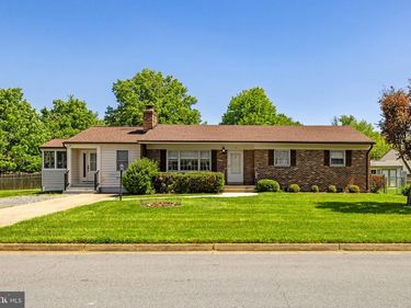 15 HAMILTON TERRACE DRIVE, HAMILTON, VA 20158