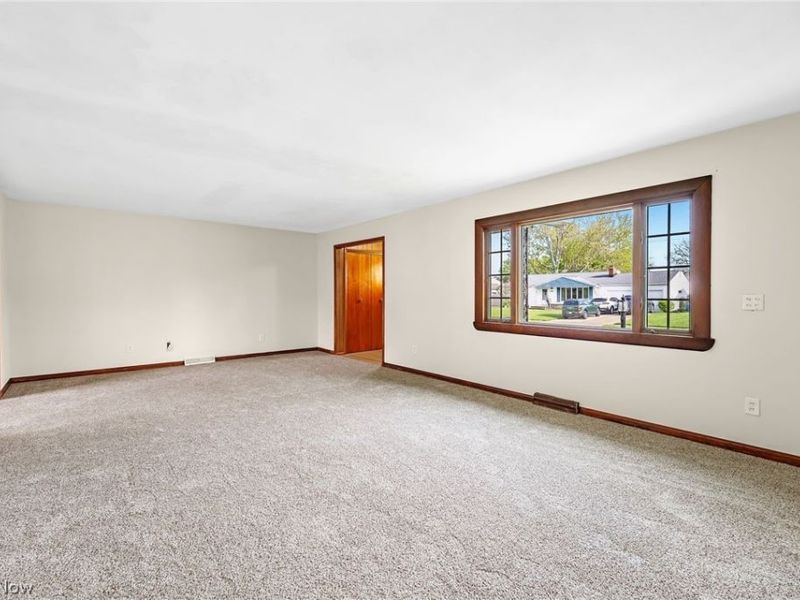 2456 Jackson Street, Lorain, OH 44052 Photo 4