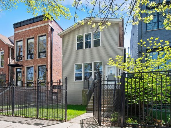 1923 W Erie Street , Chicago, IL 60622