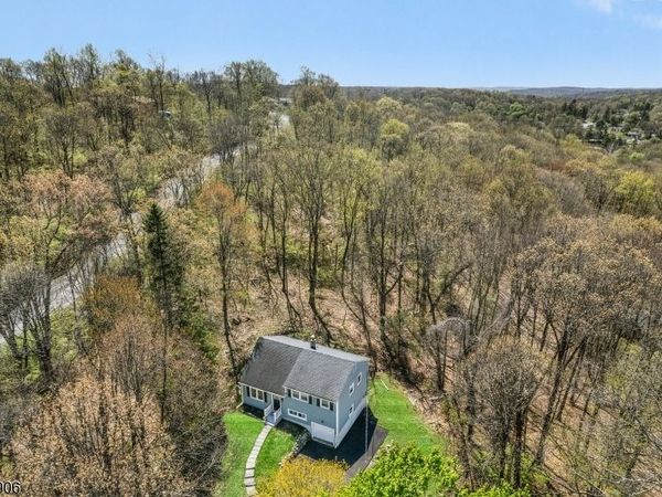 34 Rogers Ln, Sparta, NJ 07871