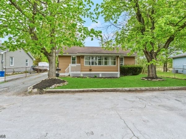 47 Bridge St, Ogdensburg, NJ 07439