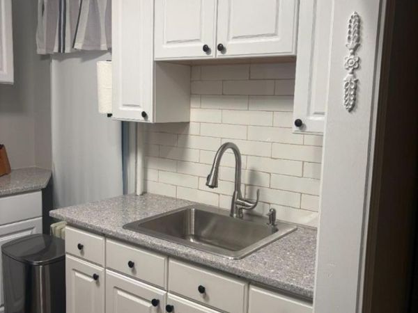 24 Maiden Lane, Little Ferry, NJ 07643