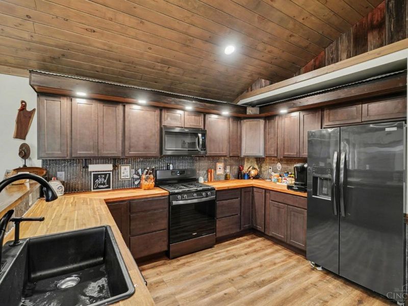 110 Tri County Highway, Sardinia, OH 45171 Photo 5