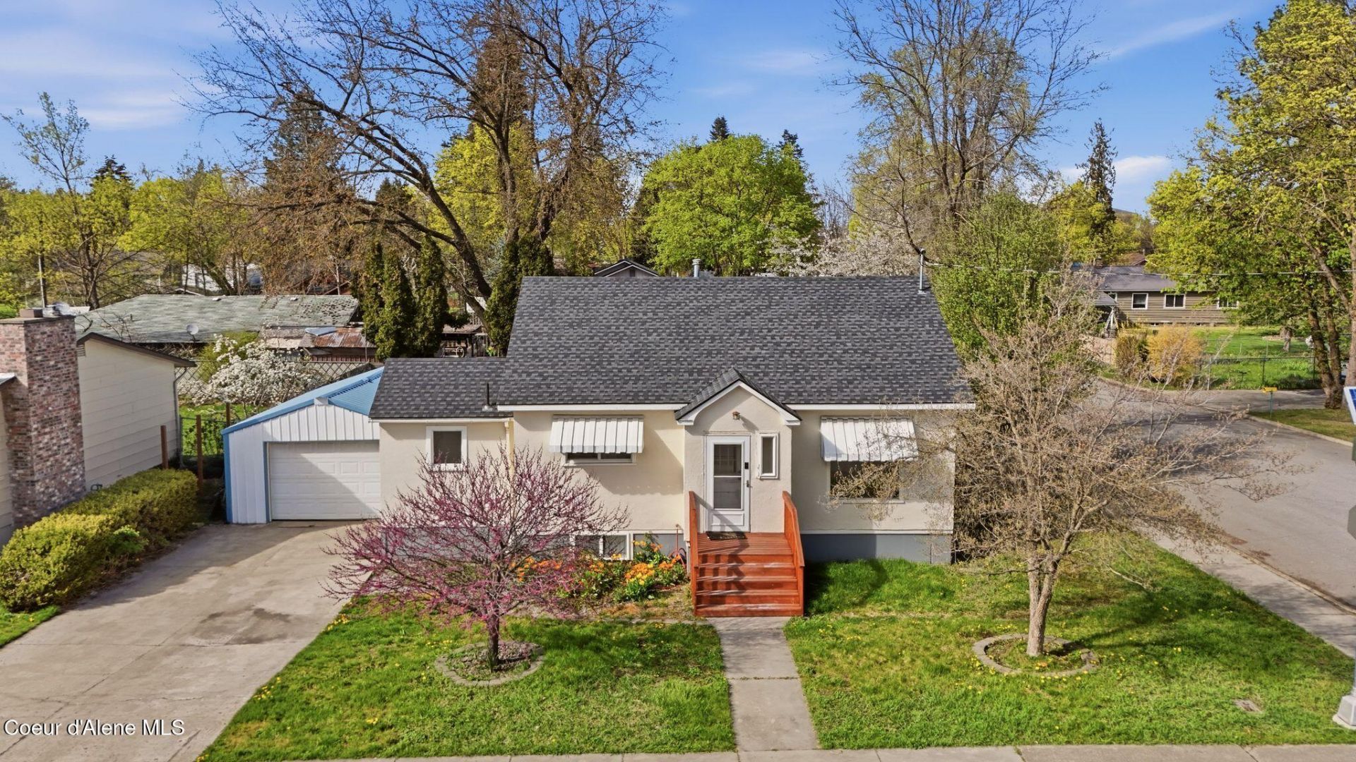 807 W Lacrosse Ave, Coeur d Alene, ID 83814 Main Photo