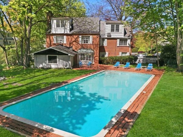 4 The Birches, Roslyn Estates, NY 11576
