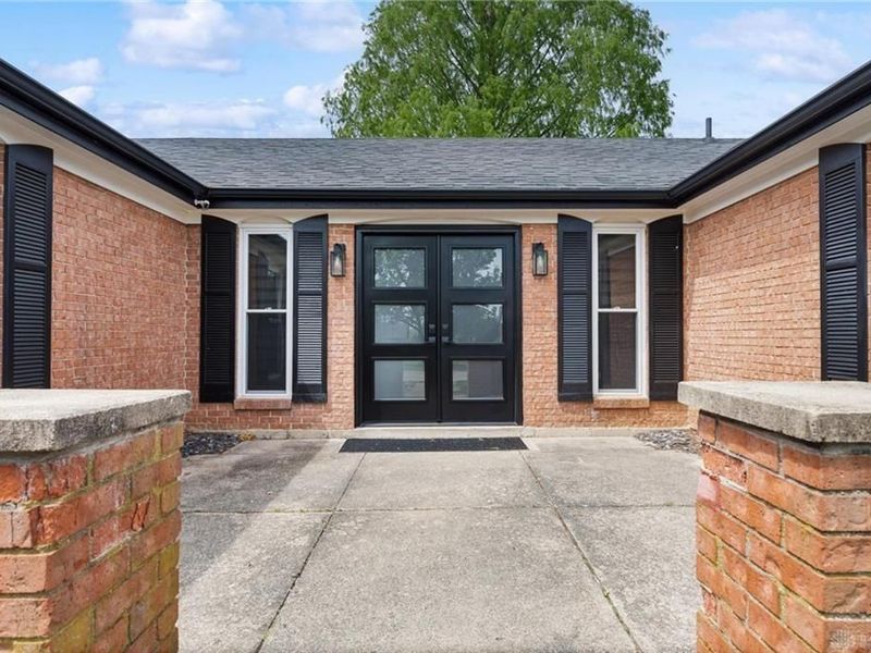 2411 Brown Bark Drive, Beavercreek, OH 45431 Photo 4