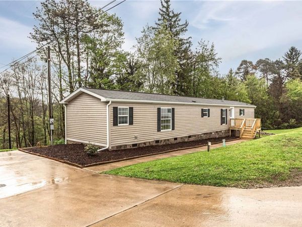 220 Polo Dr , Shelocta, PA 15774