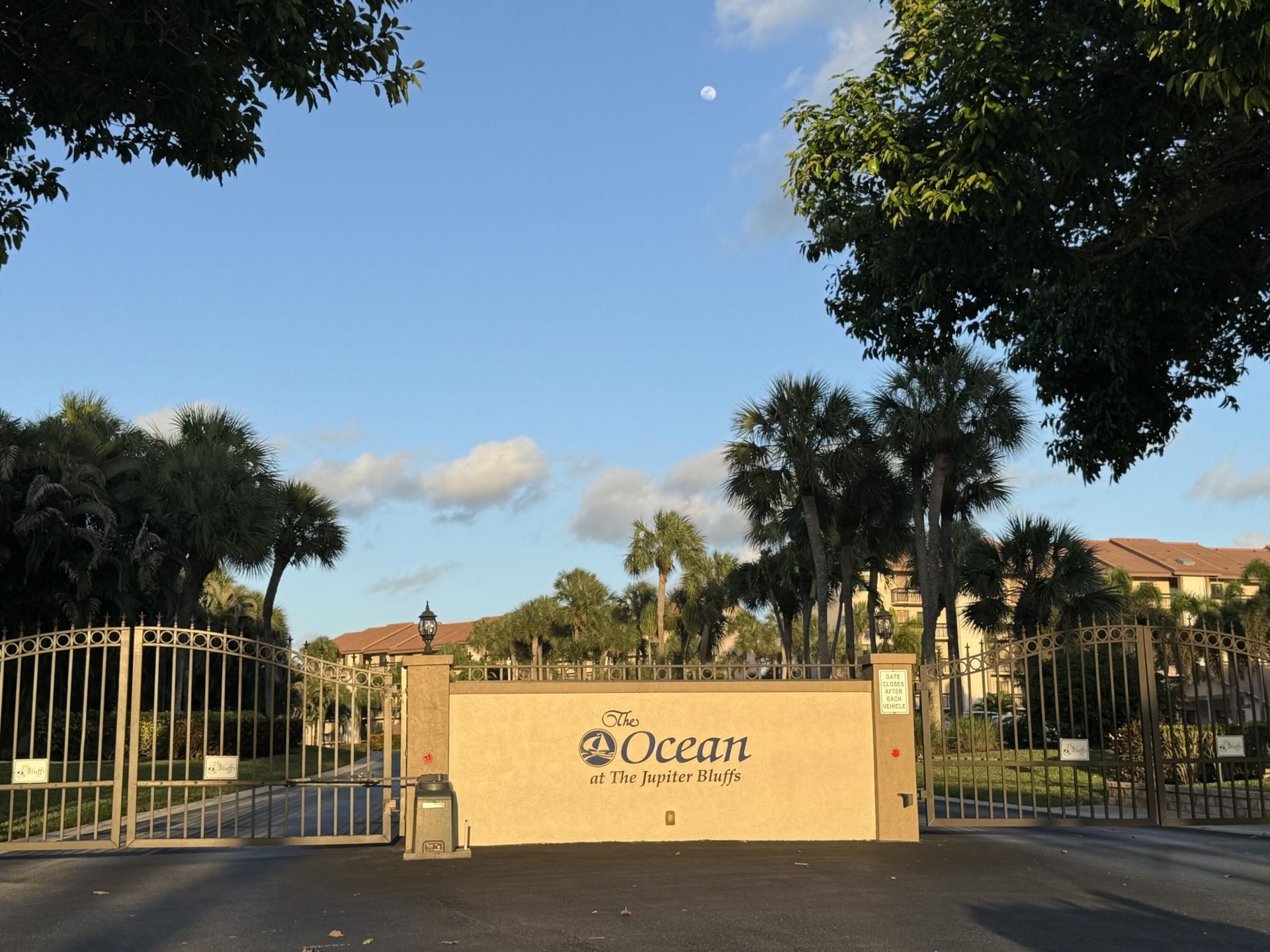 401 Ocean Bluffs Boulevard, Unit 303, Jupiter, FL 33477 Photo
