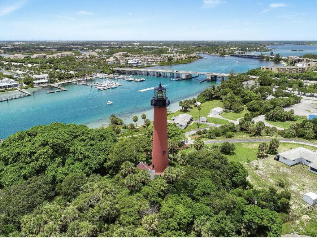 401 Ocean Bluffs Boulevard, Unit 303, Jupiter, FL 33477 Photo