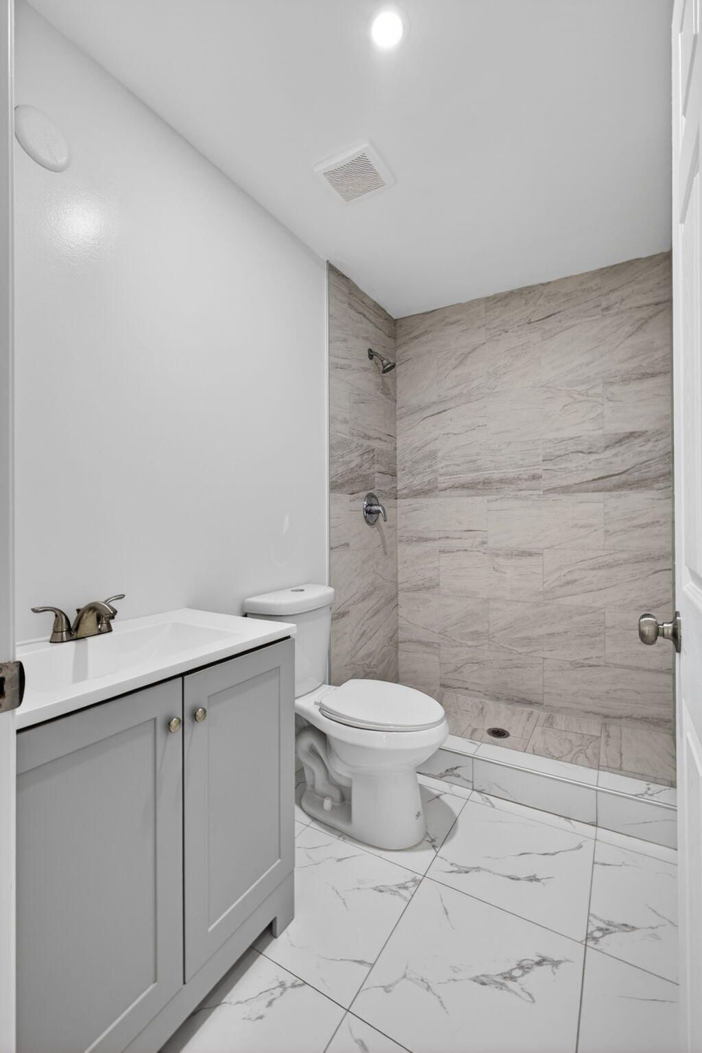 3255 Avenue J, Riviera Beach, FL 33404 Photo