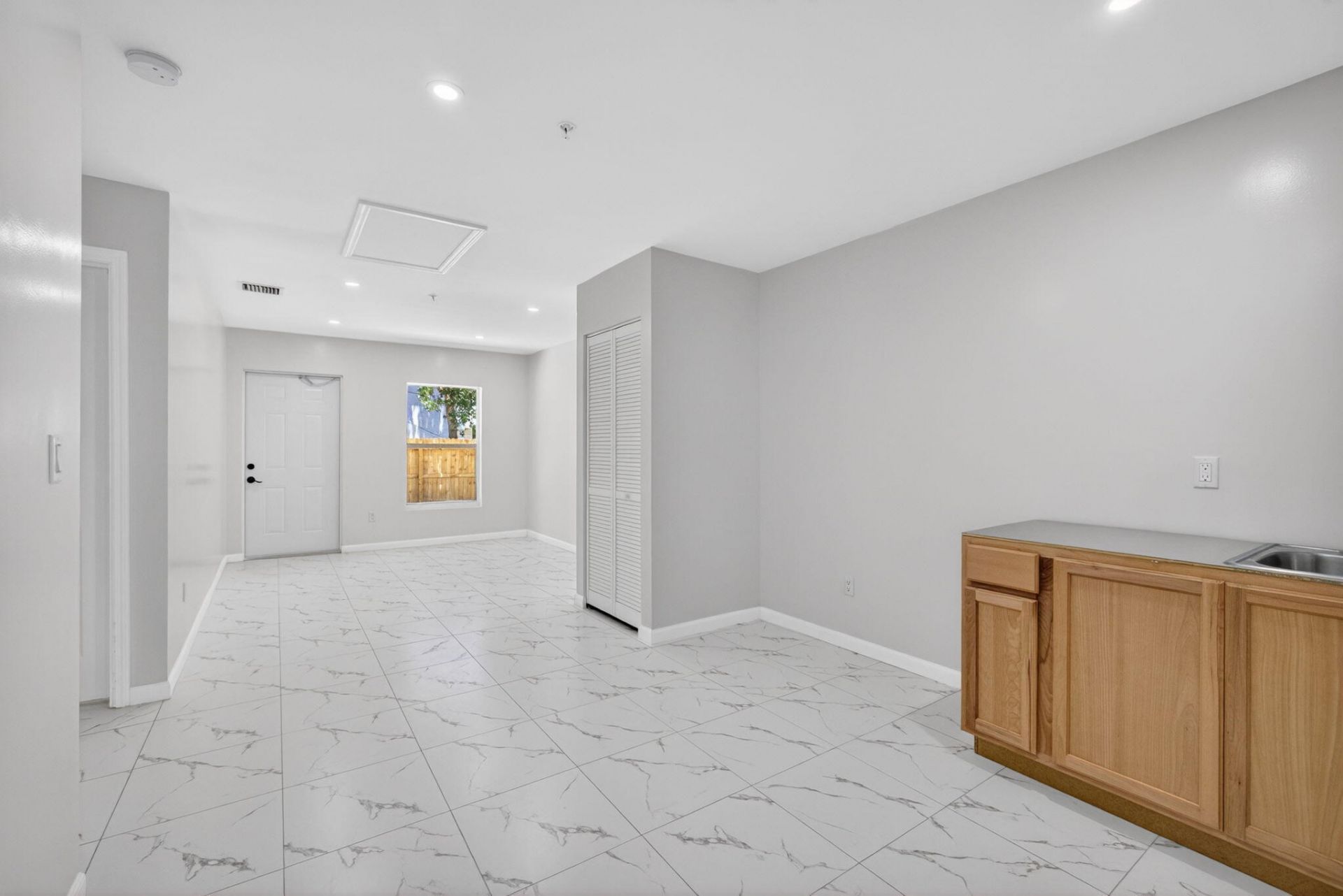 3255 Avenue J, Riviera Beach, FL 33404 Photo
