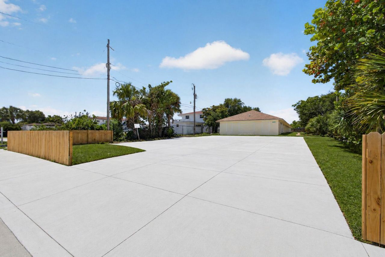 3255 Avenue J, West Palm Beach, FL 33404 Photo