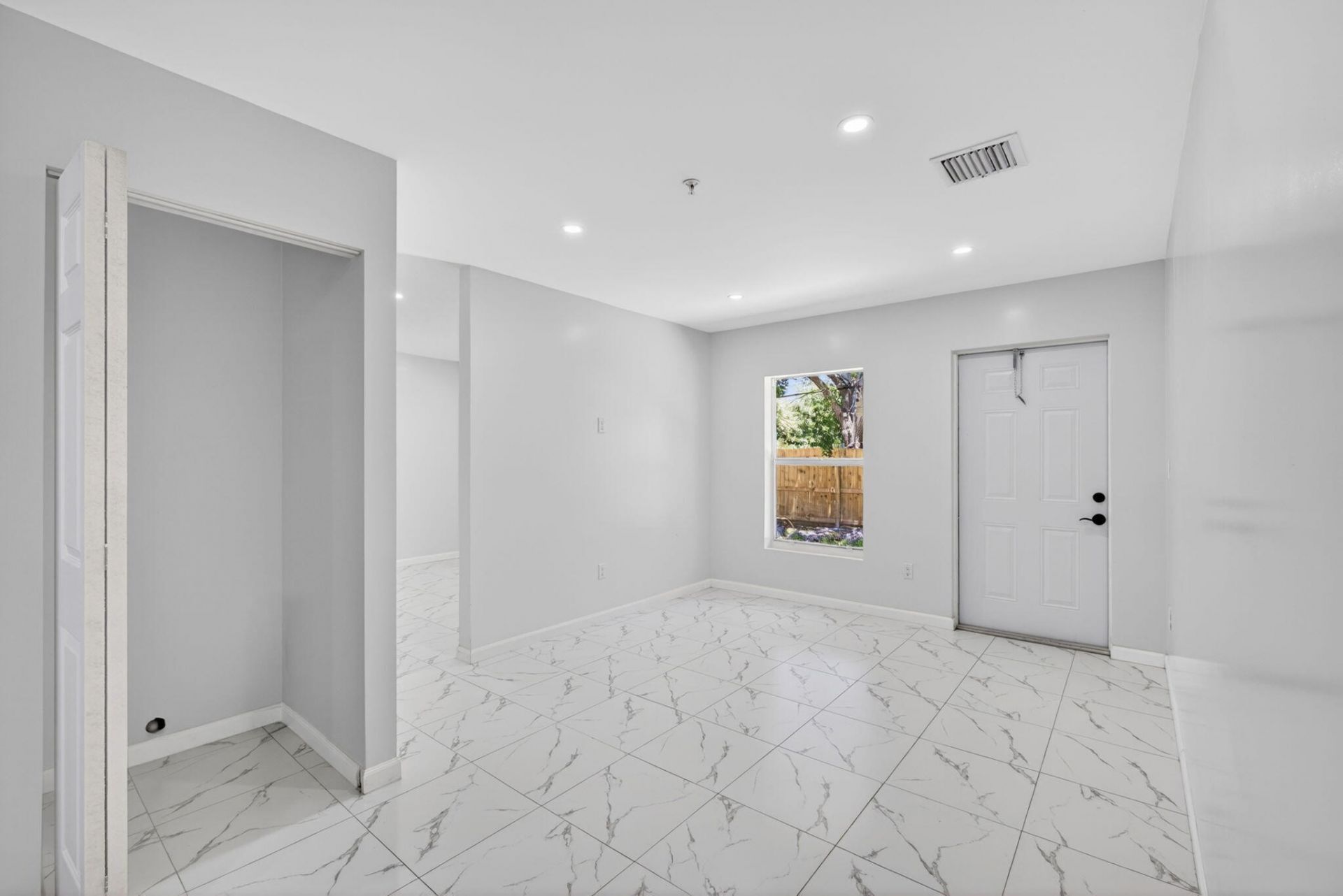 3255 Avenue J, Riviera Beach, FL 33404 Photo