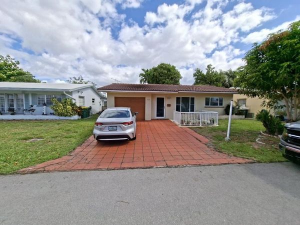 4513 NW 49th Street, Tamarac, FL 33319