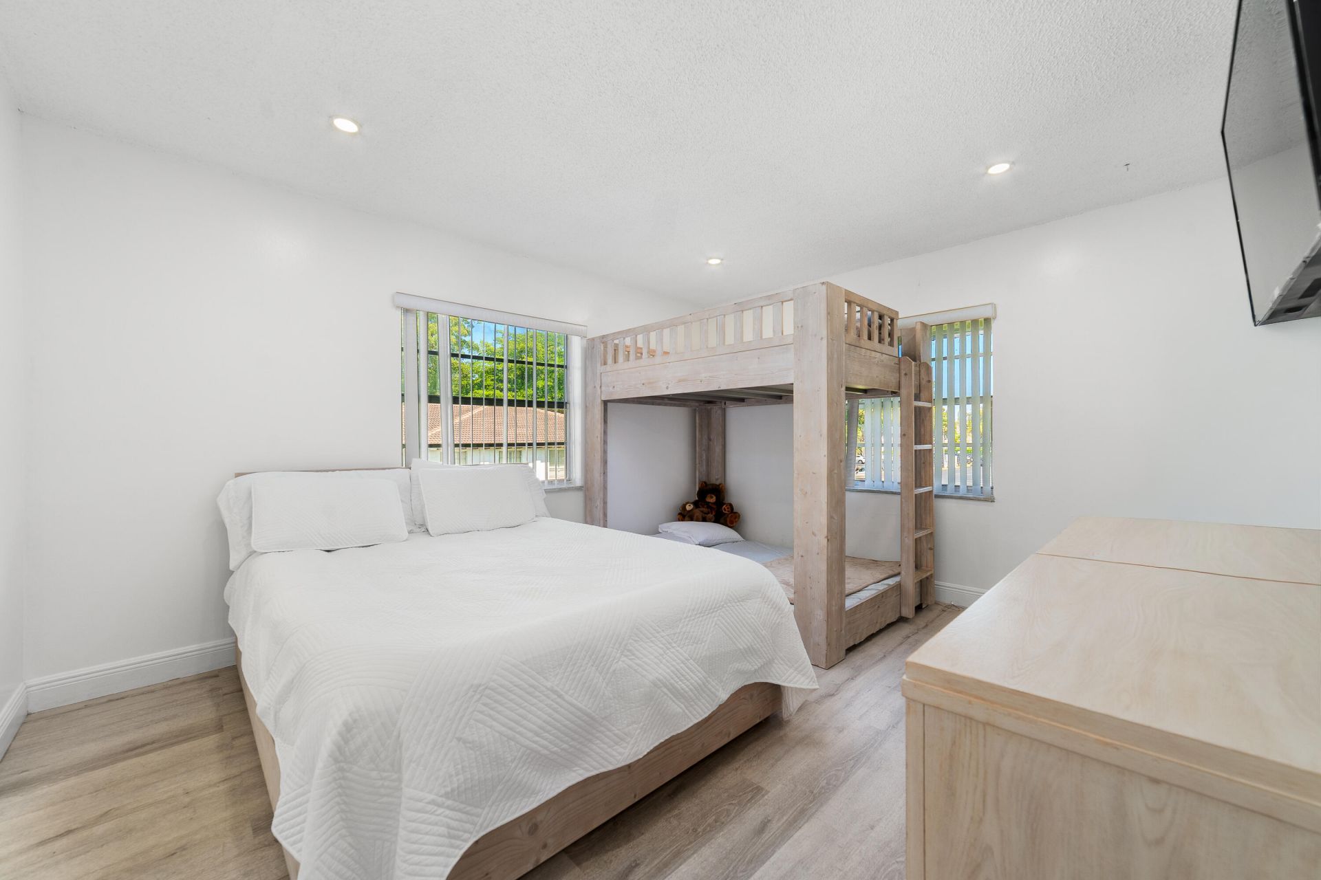 2710 Riverside Drive, Unit 201a, Coral Springs, FL 33065 Photo