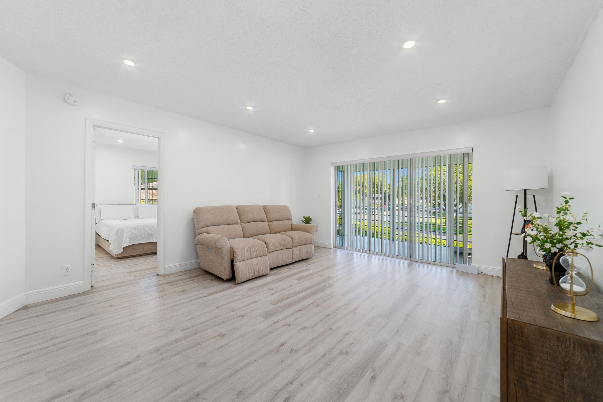 2710 Riverside Drive, Unit 201a, Coral Springs, FL 33065 Photo