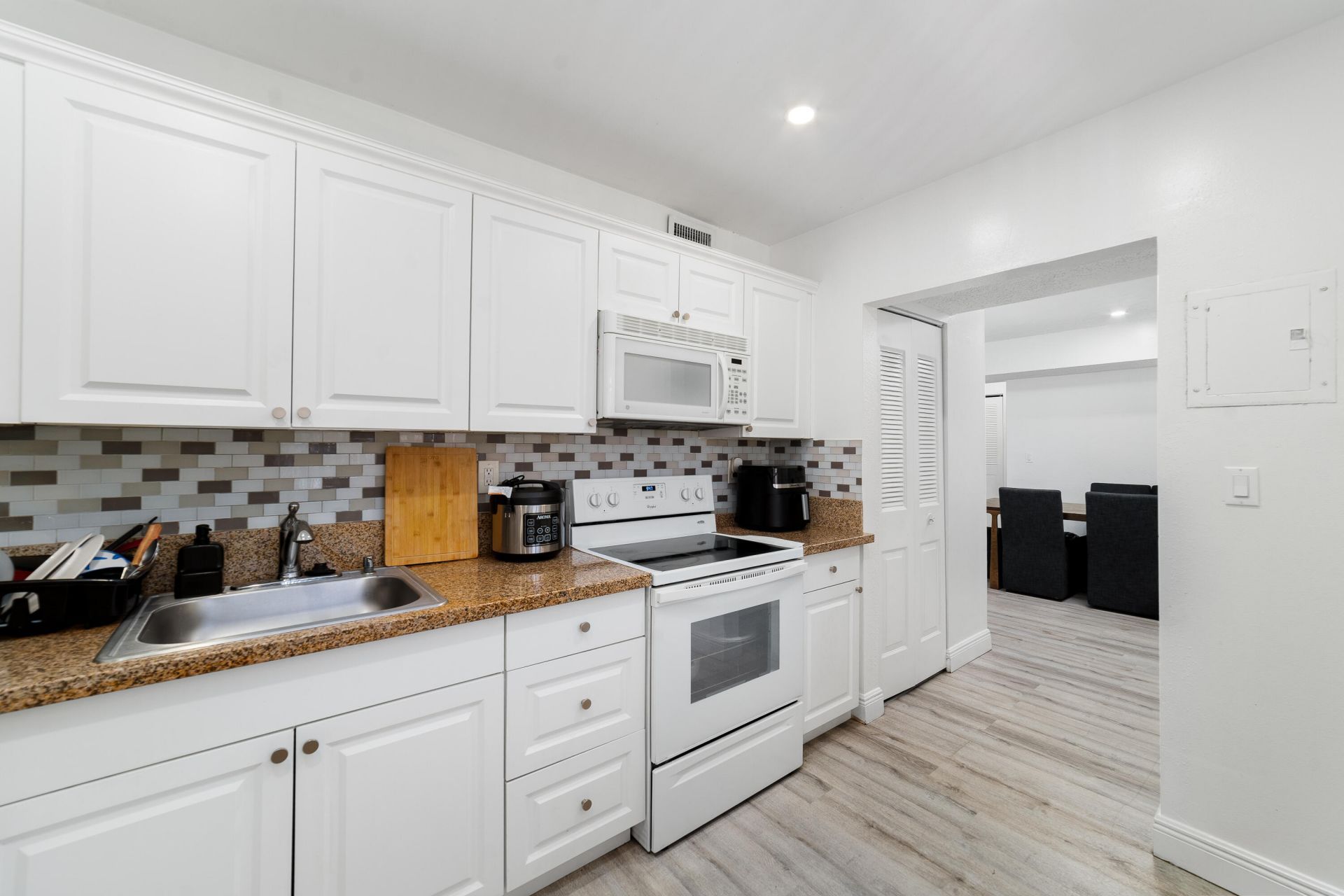 2710 Riverside Drive, Unit 201a, Coral Springs, FL 33065 Photo