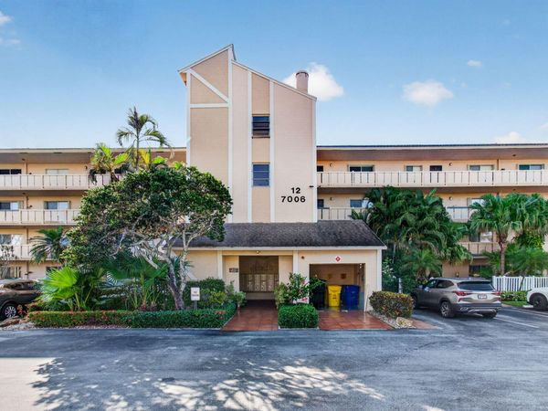 7006 Huntington Lane, Unit 404, Delray Beach, FL 33446