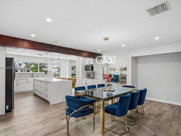 717 NW 30th St , Wilton Manors, FL 33311