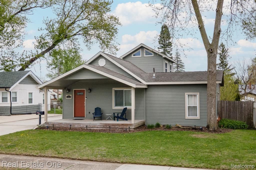 353 S Webik Avenue, Clawson, MI 48017 Main Photo