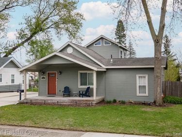 353 S Webik Avenue, Clawson, MI 48017