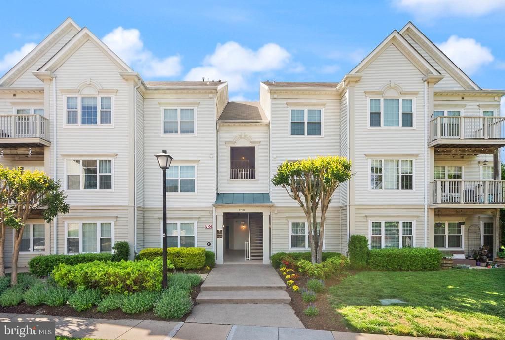 12501 Hayes Court, Unit 202, Fairfax, VA 22033 Main Photo