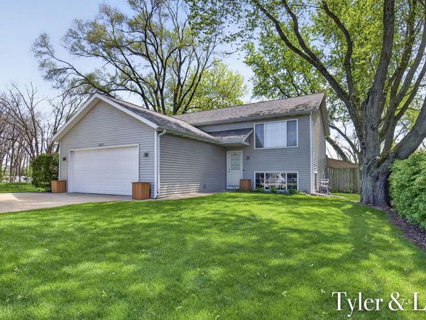 10298 Gordon Street, Zeeland, MI 49464