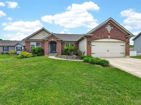 27 Millstone Lake Drive , Winfield, MO 63389