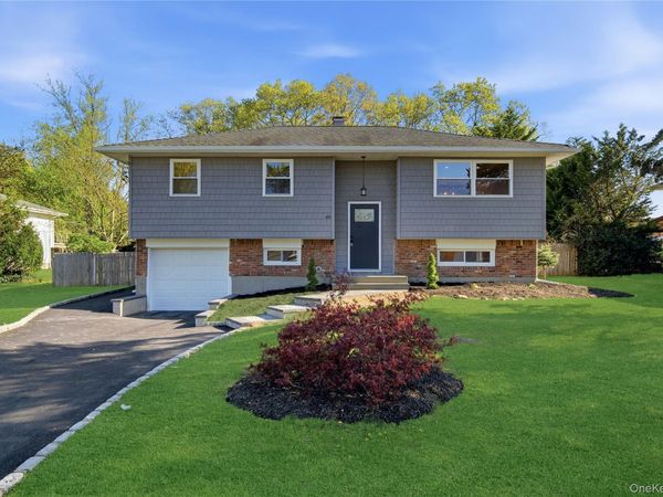 49 Sandy Hollow Drive , Smithtown, NY 11787