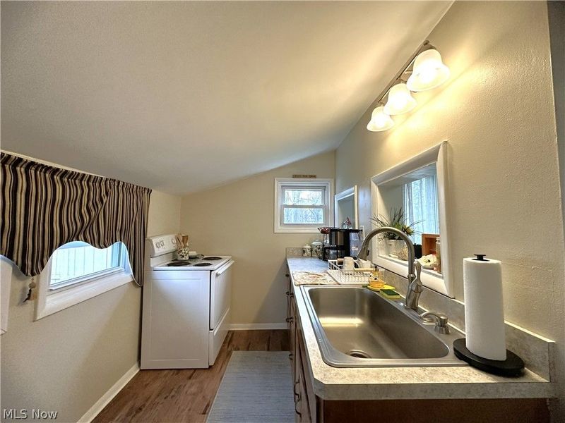 93 W 5th Avenue, Berea, OH 44017 Photo 8
