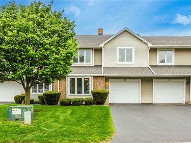 15 Nouveau Place, Fairport, NY 14450