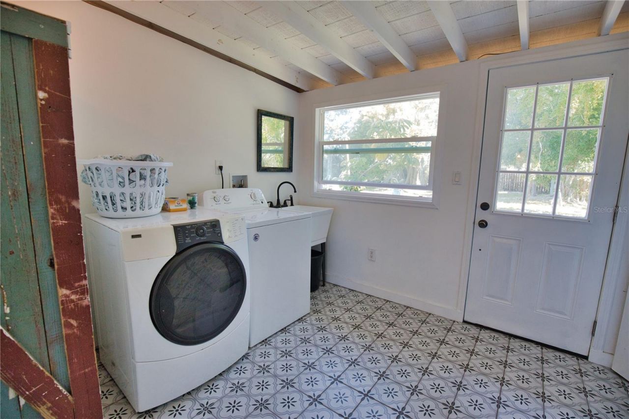 650 Edwards Street, Englewood, FL 34223 Photo