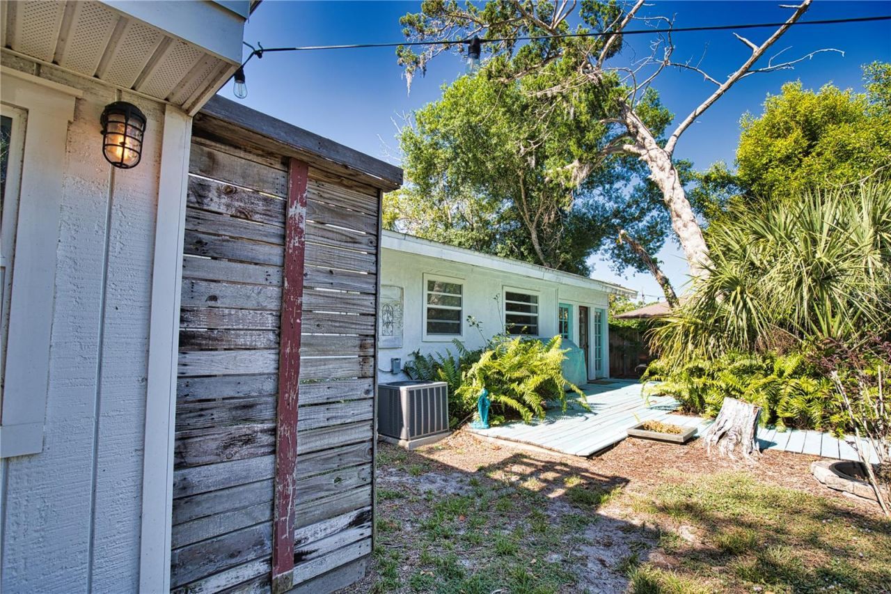 650 Edwards Street, Englewood, FL 34223 Photo