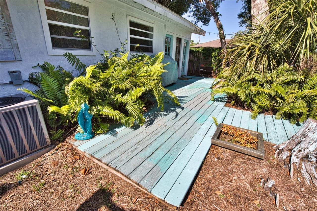 650 Edwards Street, Englewood, FL 34223 Photo