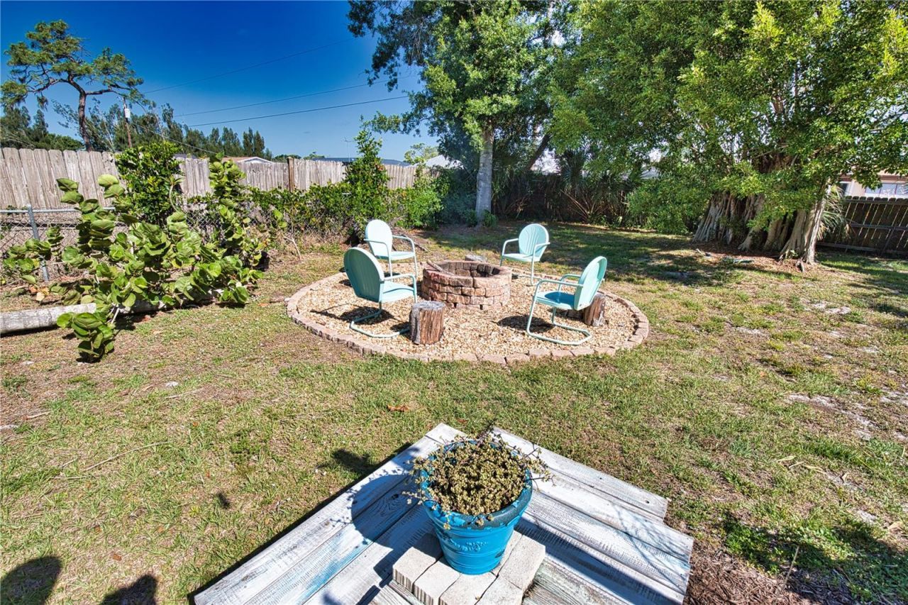 650 Edwards Street, Englewood, FL 34223 Photo