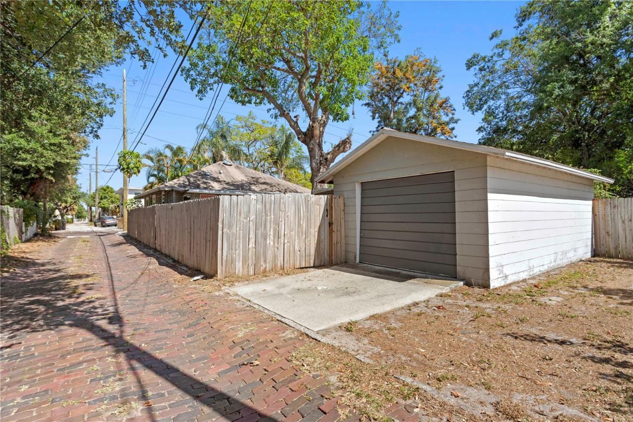 225 35th Street S, Saint Petersburg, FL 33711 Photo