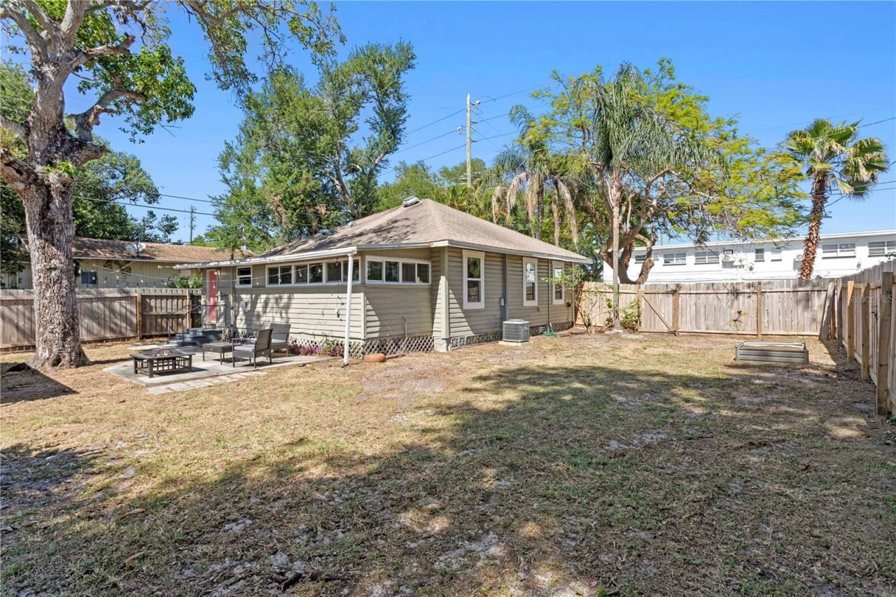 225 35th Street S, Saint Petersburg, FL 33711 Photo
