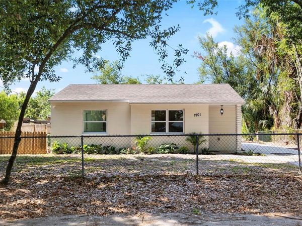 1901 E SHADOWLAWN AVENUE , TAMPA, FL 33610