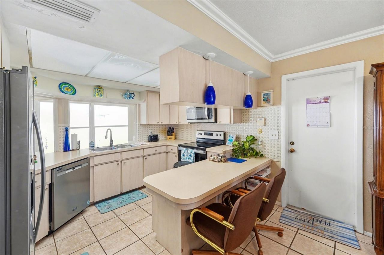 6388 21st Avenue N, Saint Petersburg, FL 33710 Photo