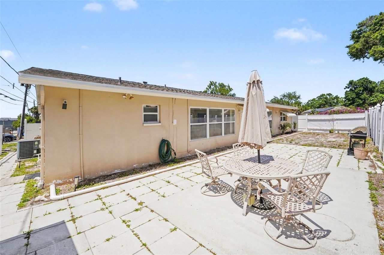 6388 21st Avenue N, Saint Petersburg, FL 33710 Photo