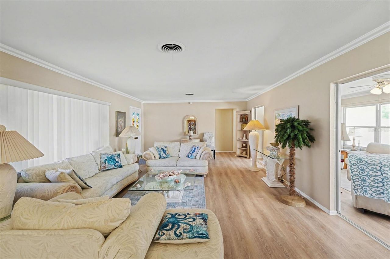 6388 21st Avenue N, Saint Petersburg, FL 33710 Photo