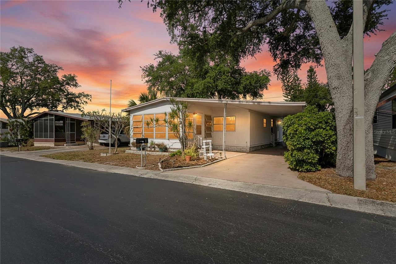 6950 46th Avenue N, Unit 1, Saint Petersburg, FL 33709 Main Photo