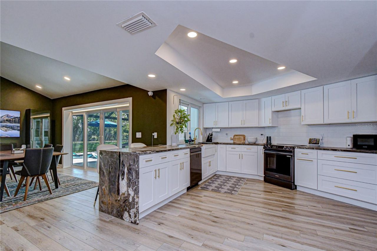 4315 Northpark Drive, Tampa, FL 33624 Photo
