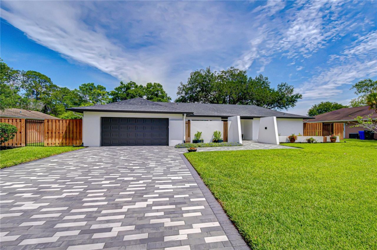 4315 Northpark Drive, Tampa, FL 33624 Photo